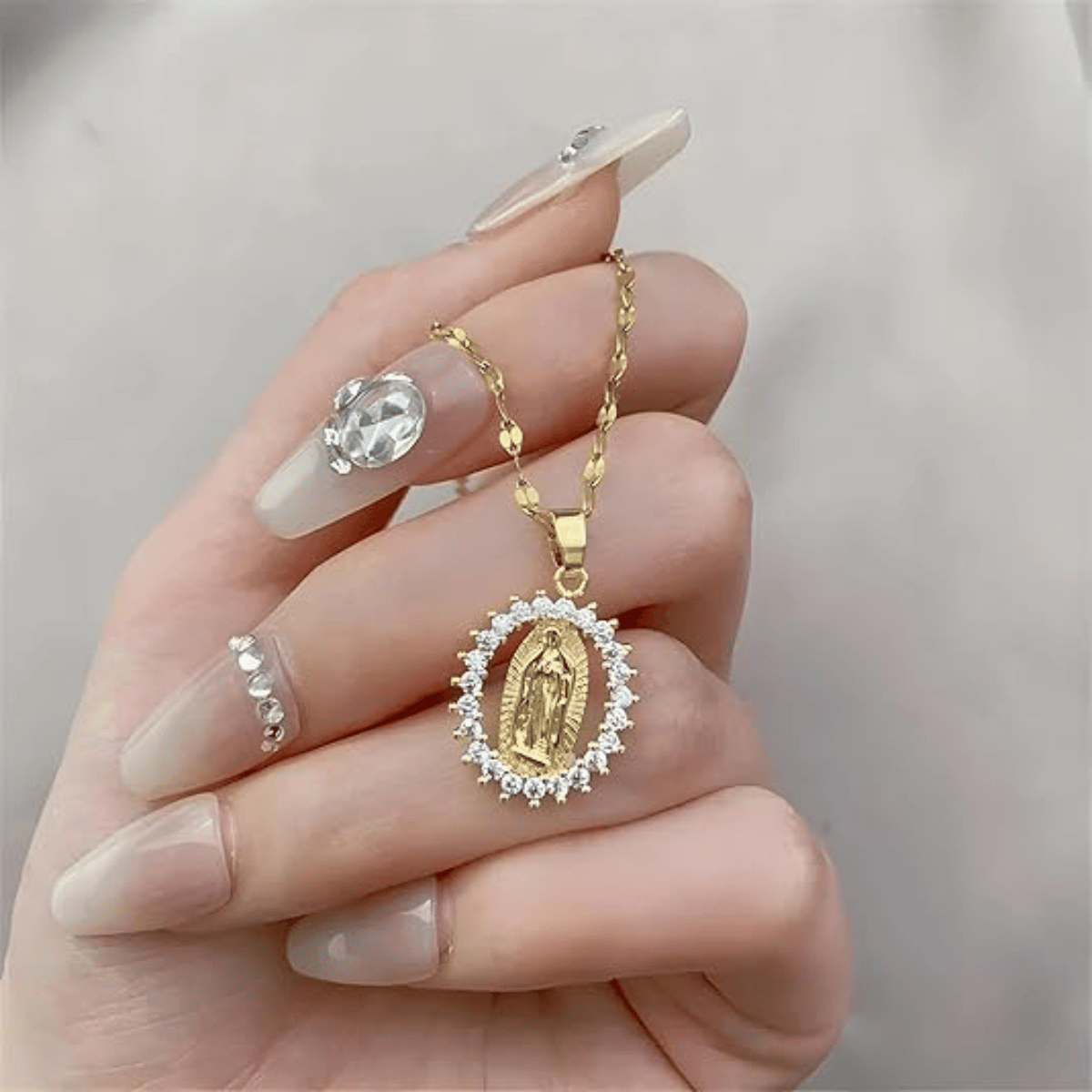 Bendición de María – Collar de Protección y Esperanza para el Corazón Valiente.